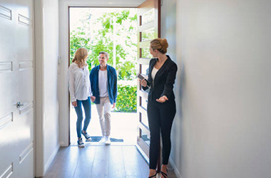 Приезжаете в Испанию смотреть объекты