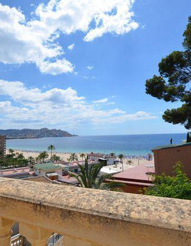 Вилла в классическом стиле в Бенидорме